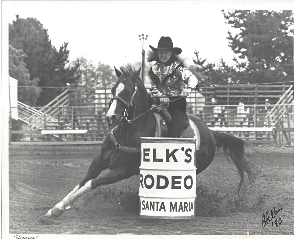 Cindy-Rosser-barrel-racing-photo